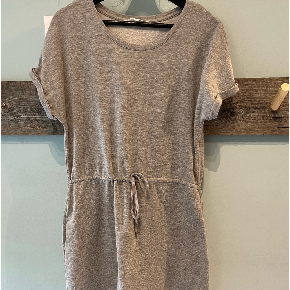 Short dress. Very comfortable!
